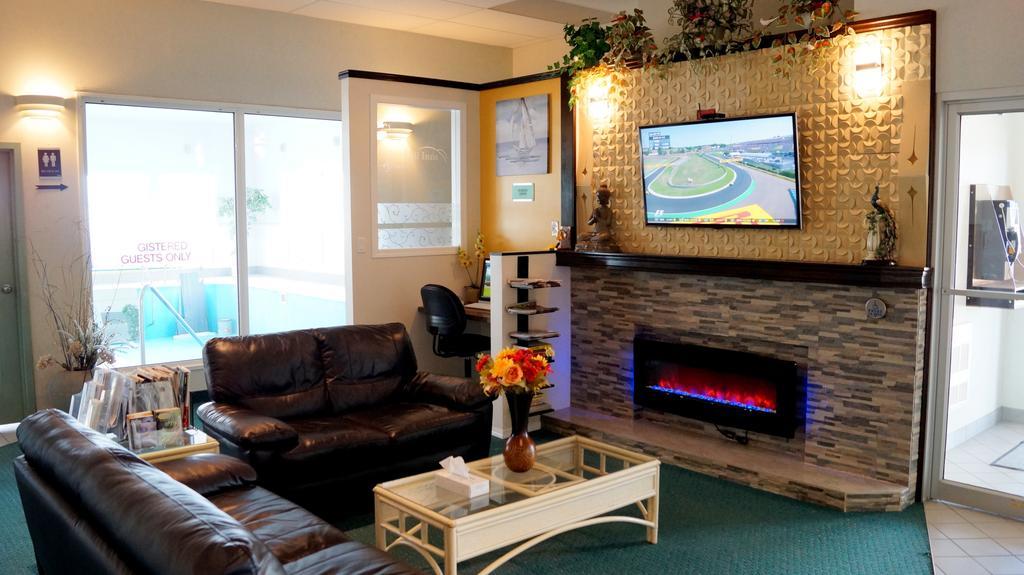 Bay Hill Inns & Suites Neepawa Exteriér fotografie
