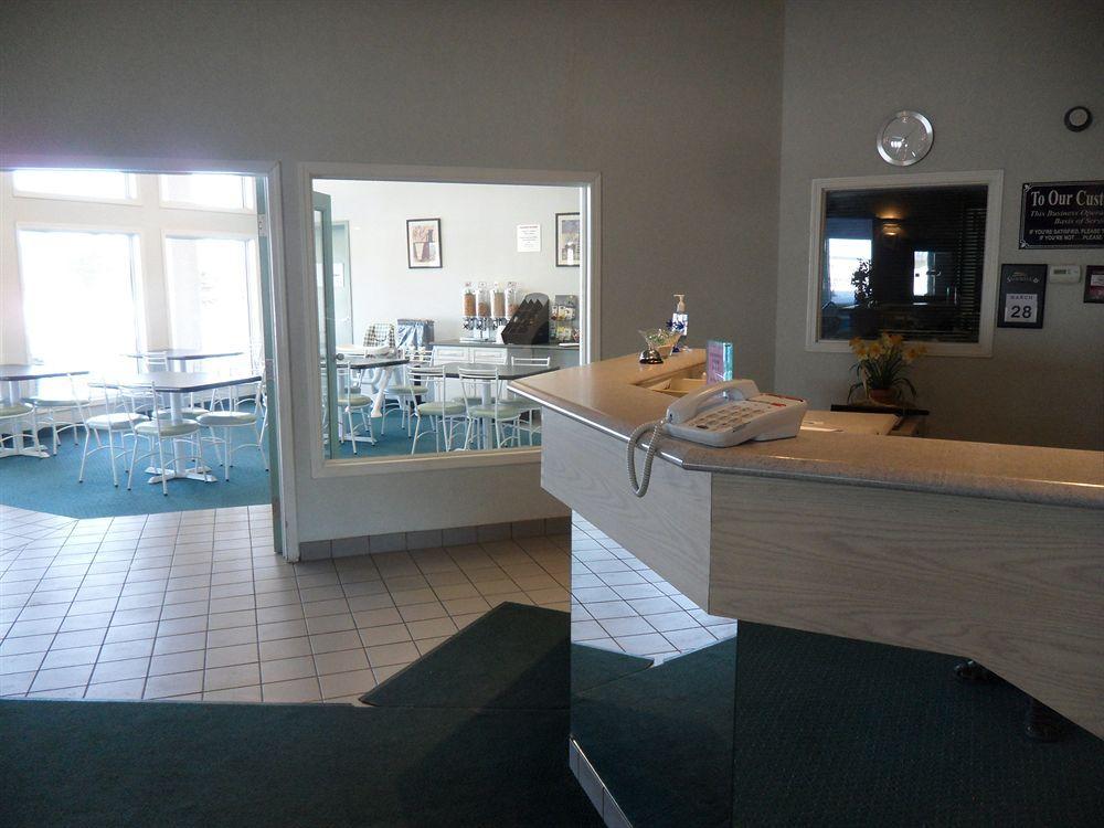 Bay Hill Inns & Suites Neepawa Exteriér fotografie