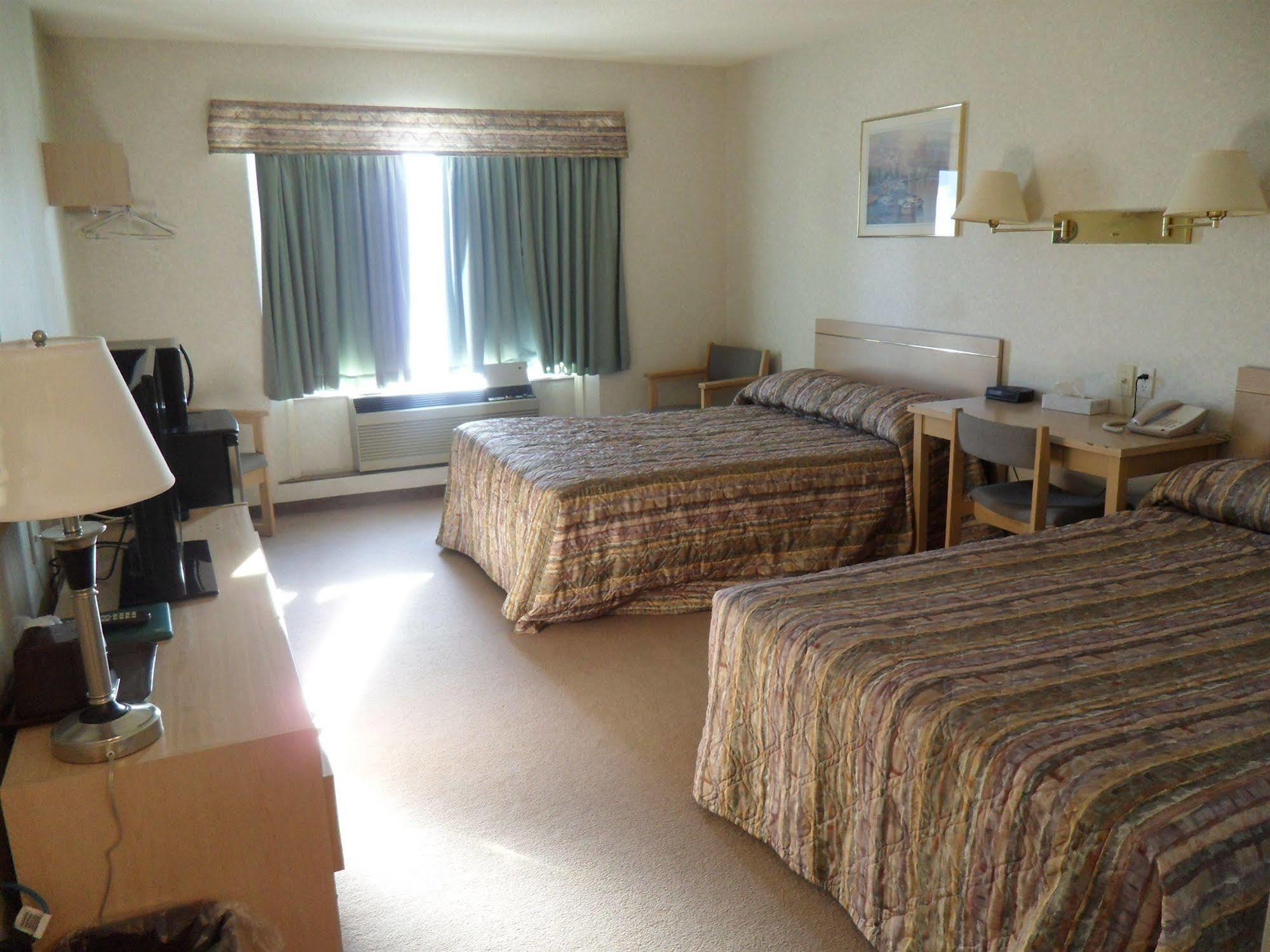 Bay Hill Inns & Suites Neepawa Exteriér fotografie