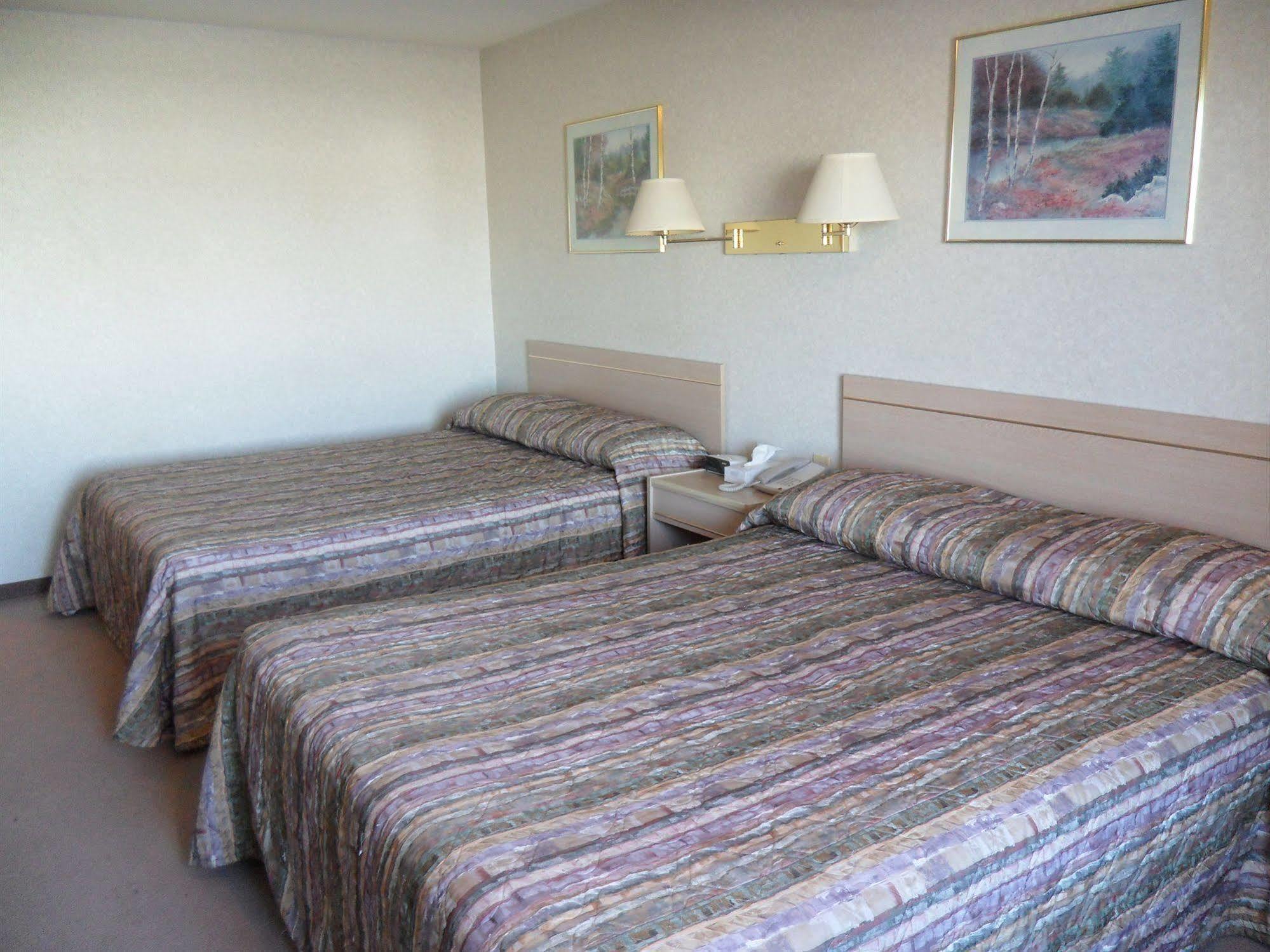 Bay Hill Inns & Suites Neepawa Exteriér fotografie