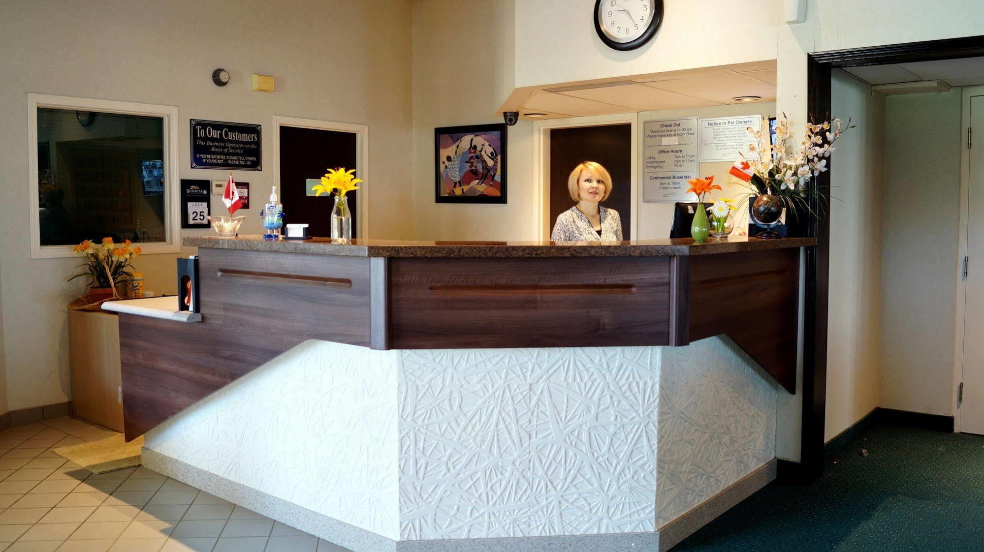 Bay Hill Inns & Suites Neepawa Exteriér fotografie