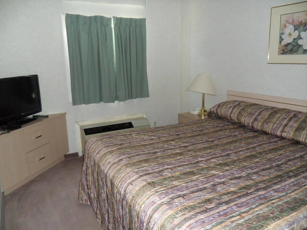 Bay Hill Inns & Suites Neepawa Exteriér fotografie